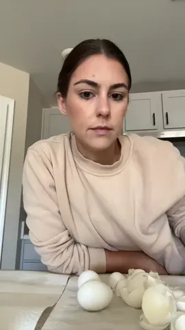 How have I gone this long without trying this hot water situation for deviled eggs??? #deviledeggs #thanksgivingdinner #friendsgiving #thanksgivingrecipes #thanksgiving 