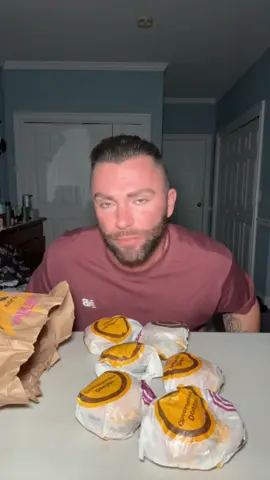 Quick snack #mcdonalds #fyp #viral #Foodie #eating 