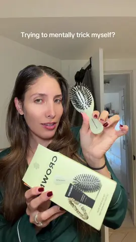 This @Crown Affair set is a perfect gift but also… postpartum hair loss is NOT for the weak 😒😅 #firsttimemom #postpartumhairloss #postpartumjourney 