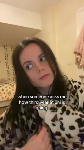 third years, how we holding up? #sendhelp #unilife #finalyear #studentproblems #fyp 