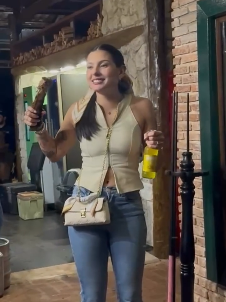 Ela é tão galera gente  #humor #meme 