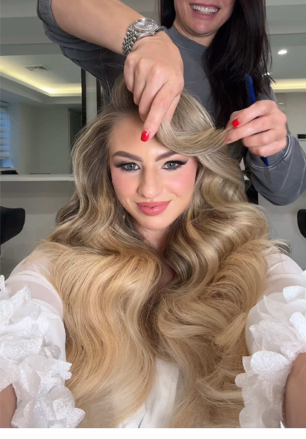 Blonde bombshell @Jordanna Rose  #weddinghair #blonde #trending #luxuryweddingnyc #nyc 