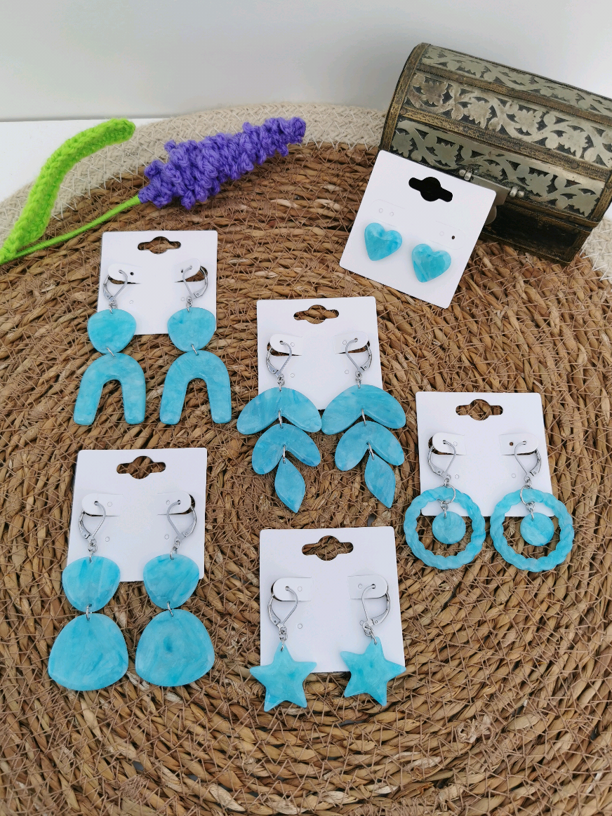 Et je vous assure qu'elles sont encore plus belles en vrai 😍❄️🧊 #earrings #bijoux #bijouxfaitmain #SmallBusiness #etsy