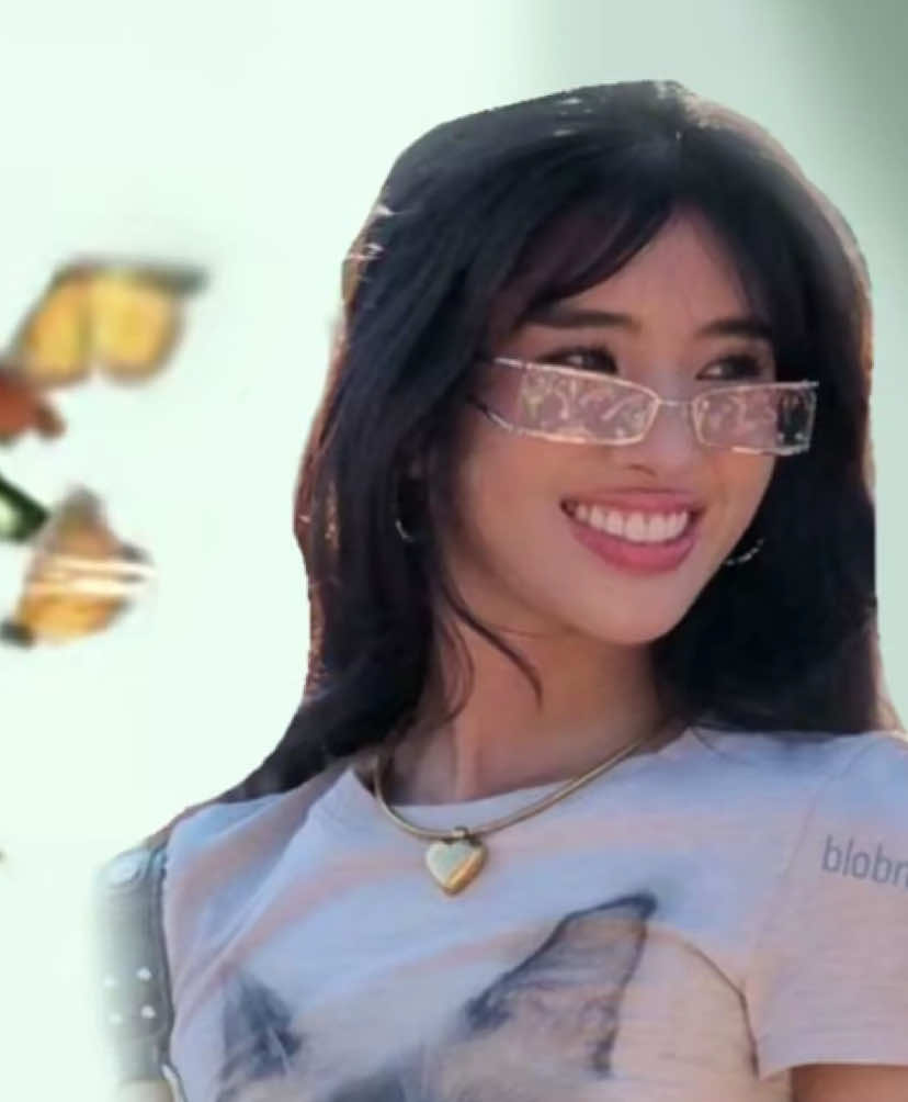 they most love lifting her up  (why is the quality so buns 😭) #fyp #katseye #sophia #katseyetour #xyzbcafypシ 