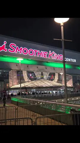 Pelicans vs Warriors and good food #NewOrleans #Warriors 