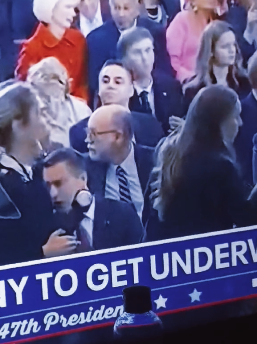 #theywalkamongus  #theylive  #shapeshifter  #fyp #fypシ 