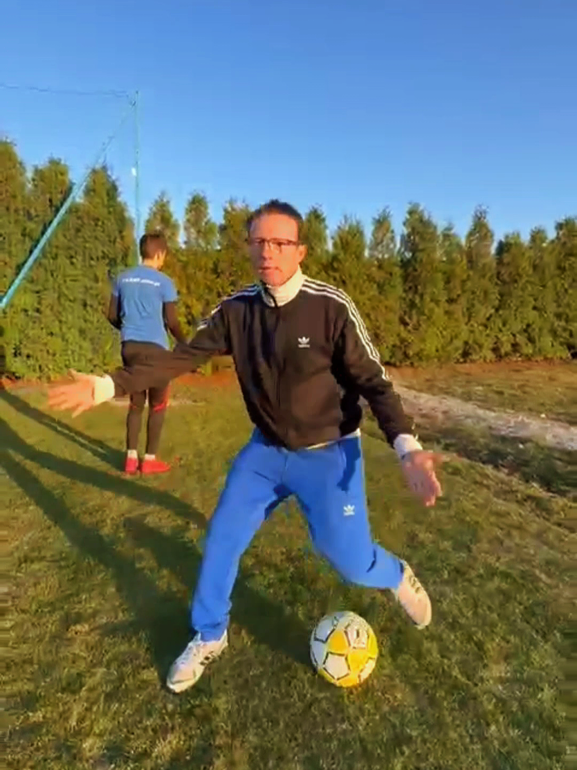 Picobello 1.0 😱👌⚽️ Learn Amazing Skill ✅️This in the match ✅️ #trenerdryblingu #football #skills #Soccer 