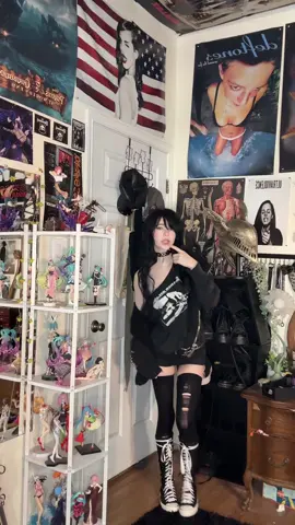 monster hoodie stays ON!! #fyp #foryoupage #foryou #altfashion #altgirl 