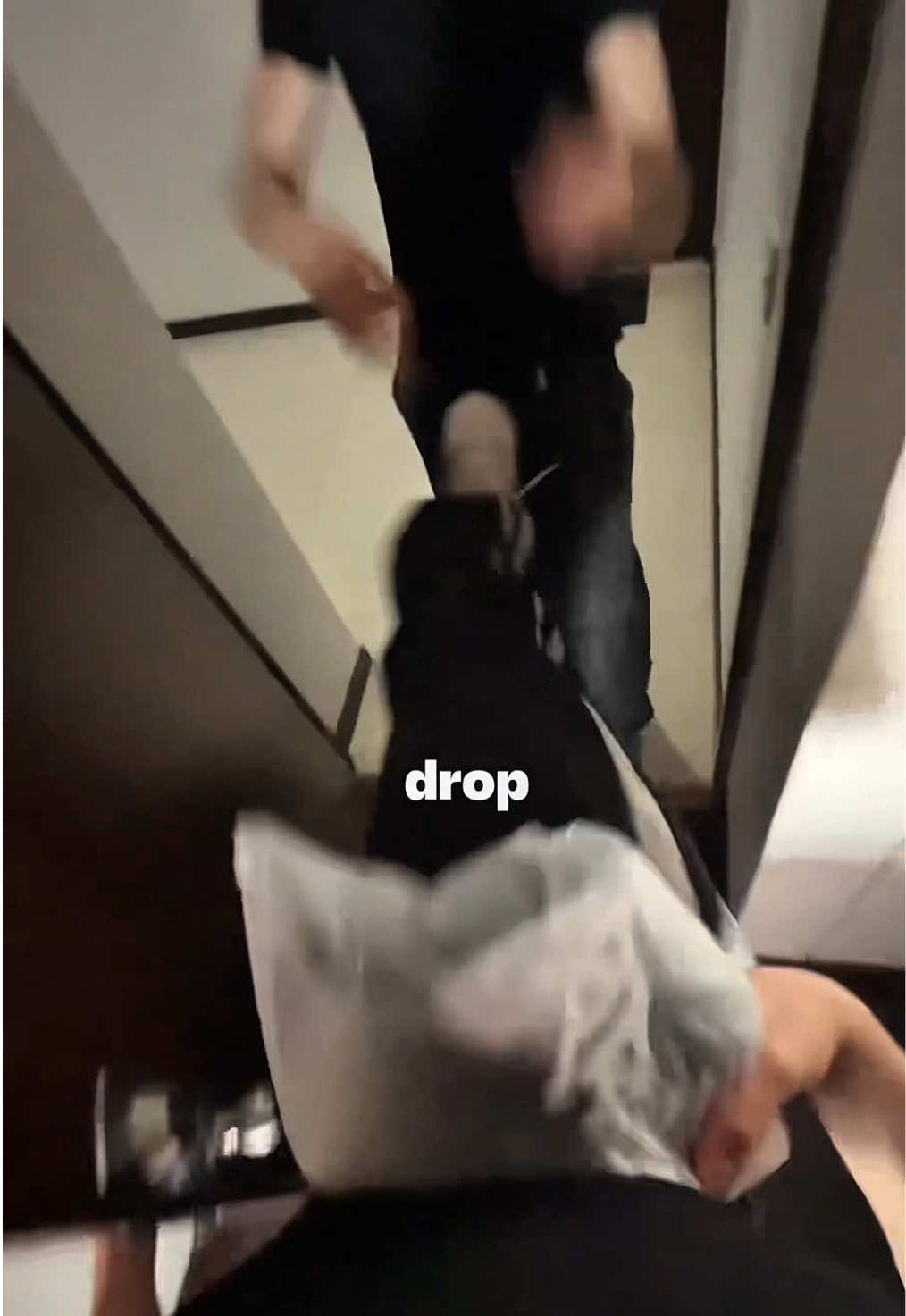 🫡 @Diferati  . Así fue como encontré la mejor marca de ropa ancha en Colombia  . . . #humor #marcaderopa #colombia #comprar #streetwear 