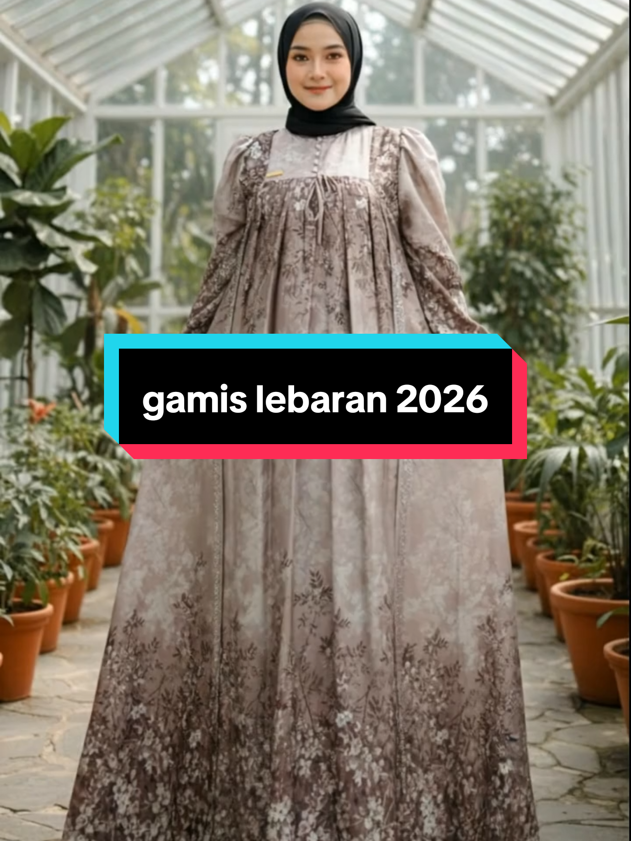 Mewah lembut dengan motif botani yang anggun. #gamisanggun #gamislebaran #lookmewah #fashionmuslimah #ootdhijabstyle 