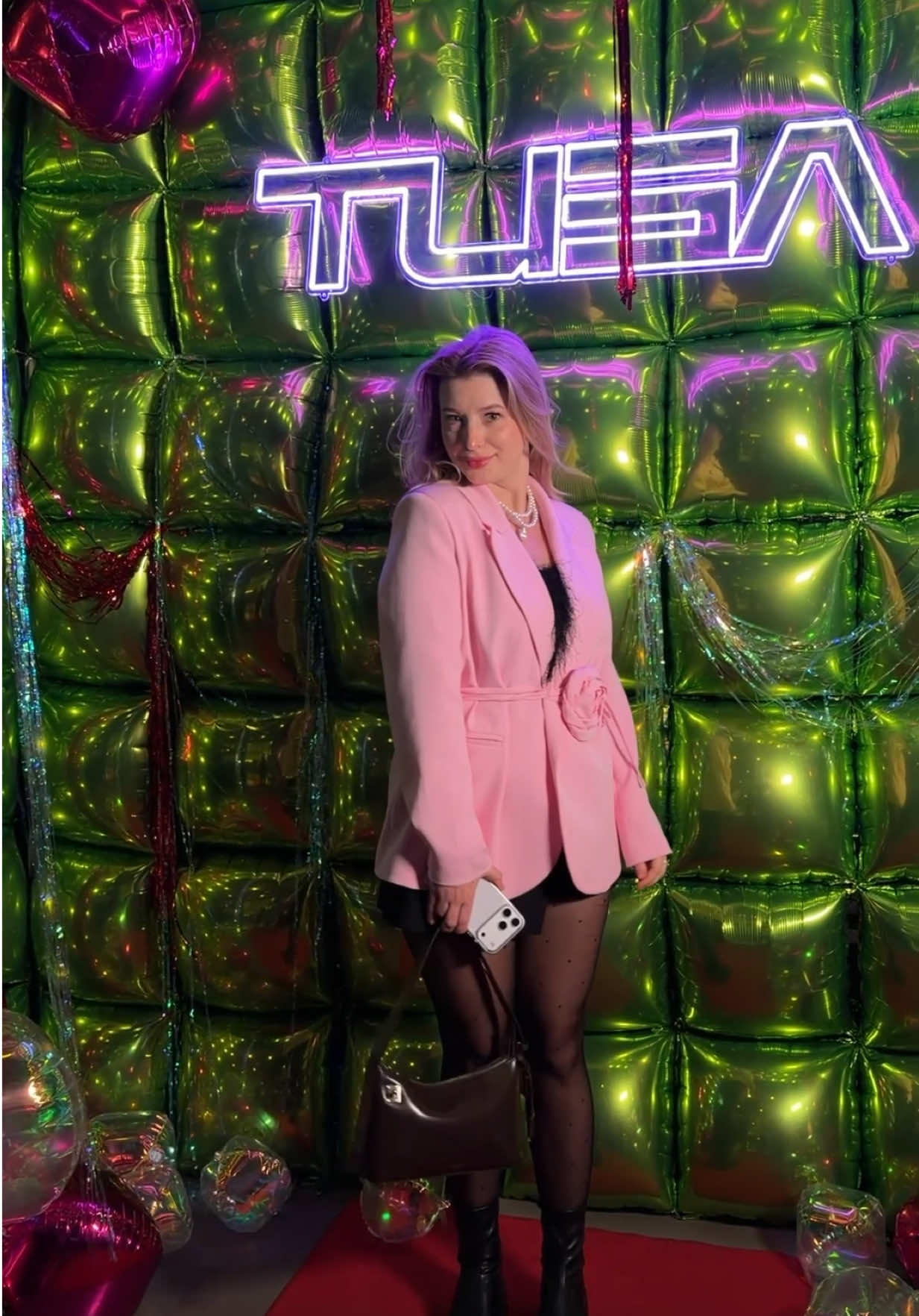 Inst: tusa.us  Можу сказати що це була моя перша вечірка в Америці і я дуже рада що вона саме від українських організаторів, все пройшло супер, підготовка і наповнення вечора було хорошим, сам зал, атмосфера, я тепер хочу ще, потрібно вчитися танцювати😁🤩 #вечірка #туса #українцівамериці #bellevue #штатвашингтон