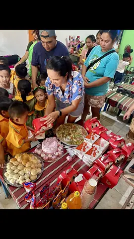Happy ang mga daycare students, thank you so much po, kami po ng mga magulangin mula sa Ponon Child Development Center sa pangunguna ng ating butihing kapitan Donald B. Lasic kasama ang ating Sangguniang Baranggay ay taos-pusong nagpapasalamat sa Salmo-Cubillan Family sa taon-taon ninyong pagpili sa ating Center upang magcelebrate ng birthday at Thanksgiving, mula po sa amin ang taos-pusong pagbati din ng Happy Birthday kay Aleeza at Aleeya and Happy Thanksgiving Canada ! #fyp #tiktokph 