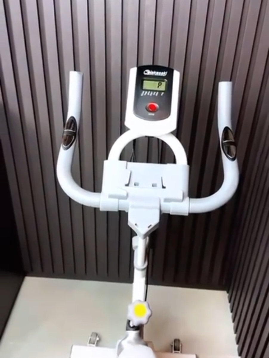 Dê uma olhada em Bicicleta Ergometrica Spinning Branca até 150kg Nakasaki por R$699,90. Compre na Shopee agora! https://s.shopee.com.br/7KpEhMZKHj