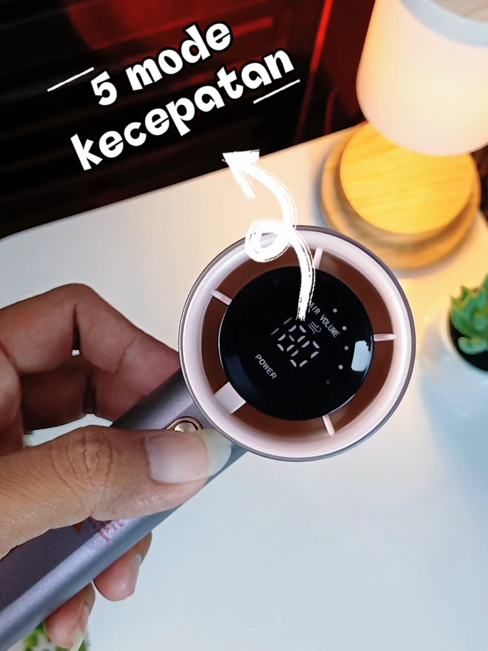 Kipas Genggam 5 Mode Kecepatan – Desain Elegan & Suara Super Halus Rasakan kesejukan maksimal kapan pun dan di mana pun dengan Kipas Genggam Premium 5-Speed! Didesain elegan dan minimalis, kipas ini bukan hanya praktis dibawa, tapi juga tampil estetik saat digunakan. Kenapa Wajib Punya? 🌬 5 Mode Kecepatan Atur hembusan angin sesuai kebutuhan, mulai dari lembut sampai super kencang. 🔋 Baterai Awet Dilengkapi baterai berkapasitas besar yang tahan lama untuk pemakaian seharian penuh. 🔇 Suara Tidak Bising Teknologi motor halus membuat kipas tetap adem tanpa suara mengganggu—nyaman dipakai saat tidur, kerja, atau di tempat umum. ✨ Desain Cakep & Elegan Bodi premium dengan sentuhan modern yang terasa mewah saat digenggam. Cocok untuk aktivitas luar, naik motor, olahraga, atau daily use. #kipasangin #kipasanginportable #kipasmini #kipasturbo #kipasgenggam 