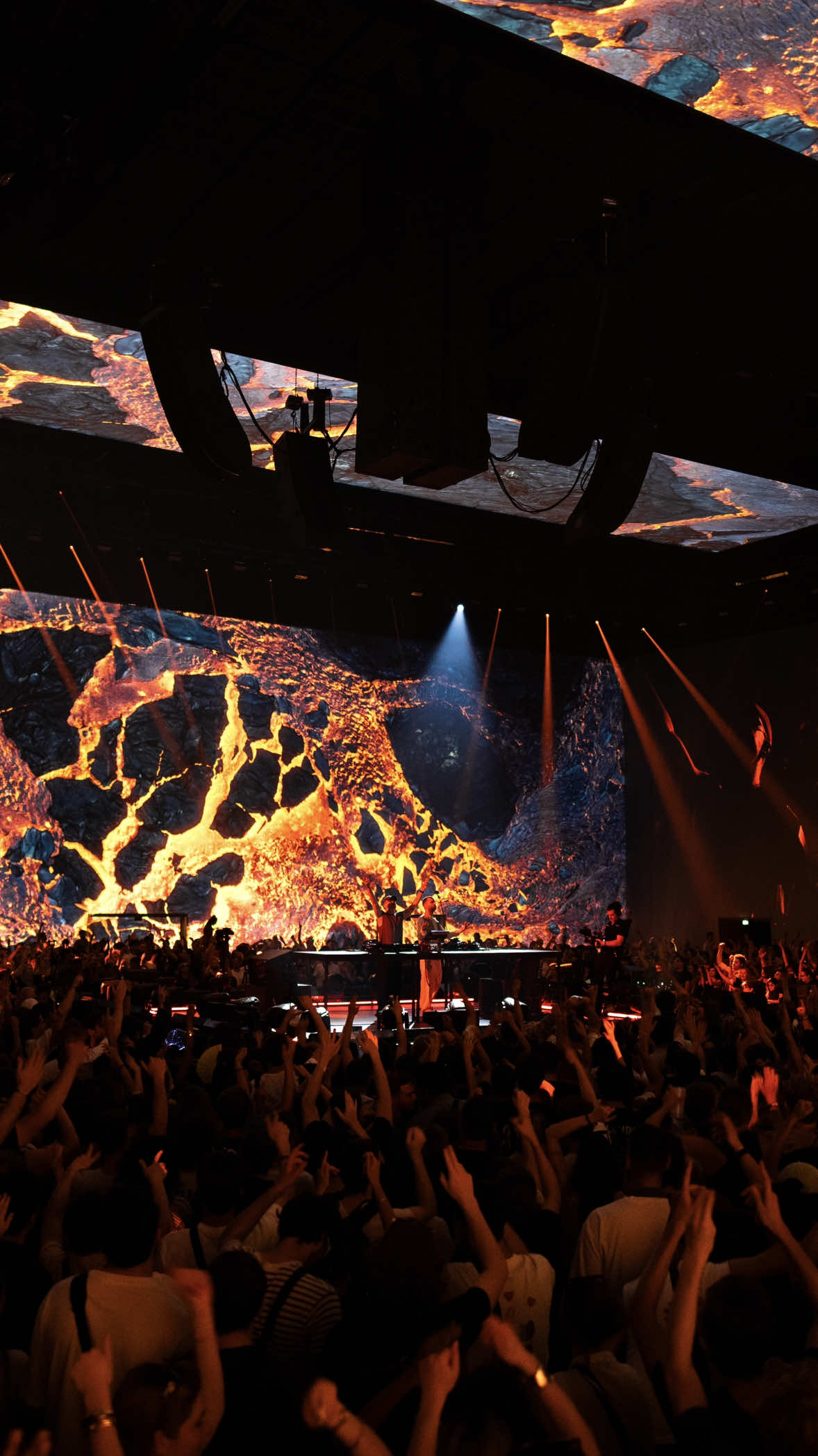 @ARTBAT is heading for the lights. #ARTBAT #cercle #cercleodyssey #melodictechno #remix