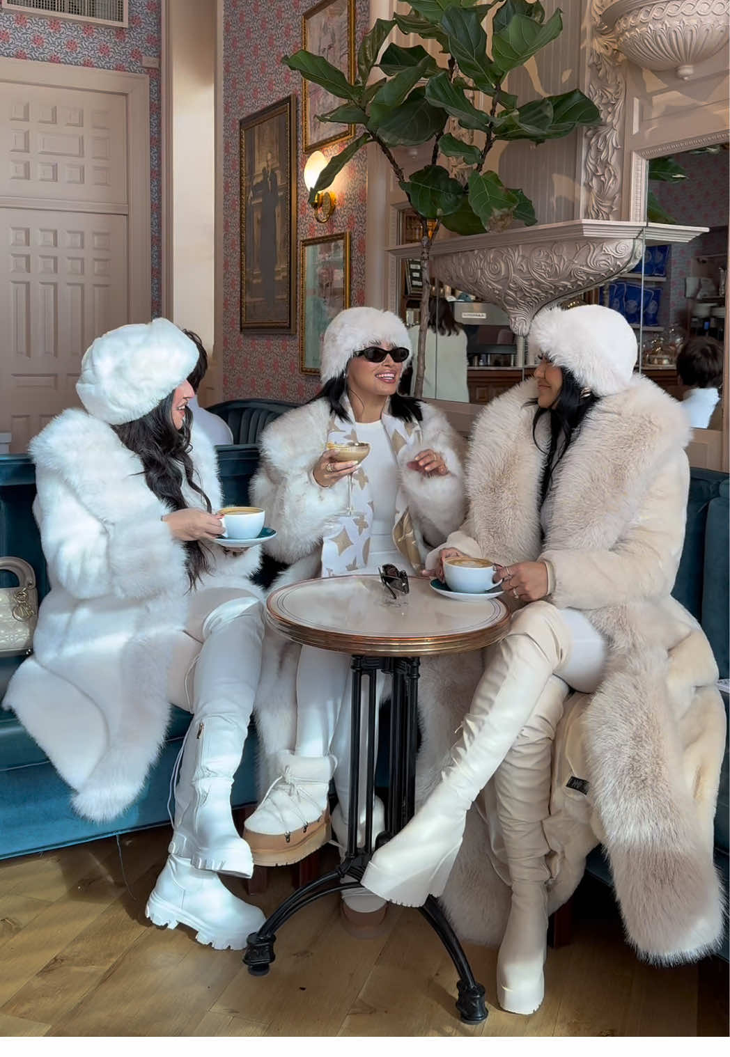 Your sign to make winter memories with your girls ☃️ @Alexox0 @andrea lopez 🤍 @Tamar Rogers @@erikaledezma   #girlstrip #snowtrip #aspencolorado #snowtrip #girlsbelike 