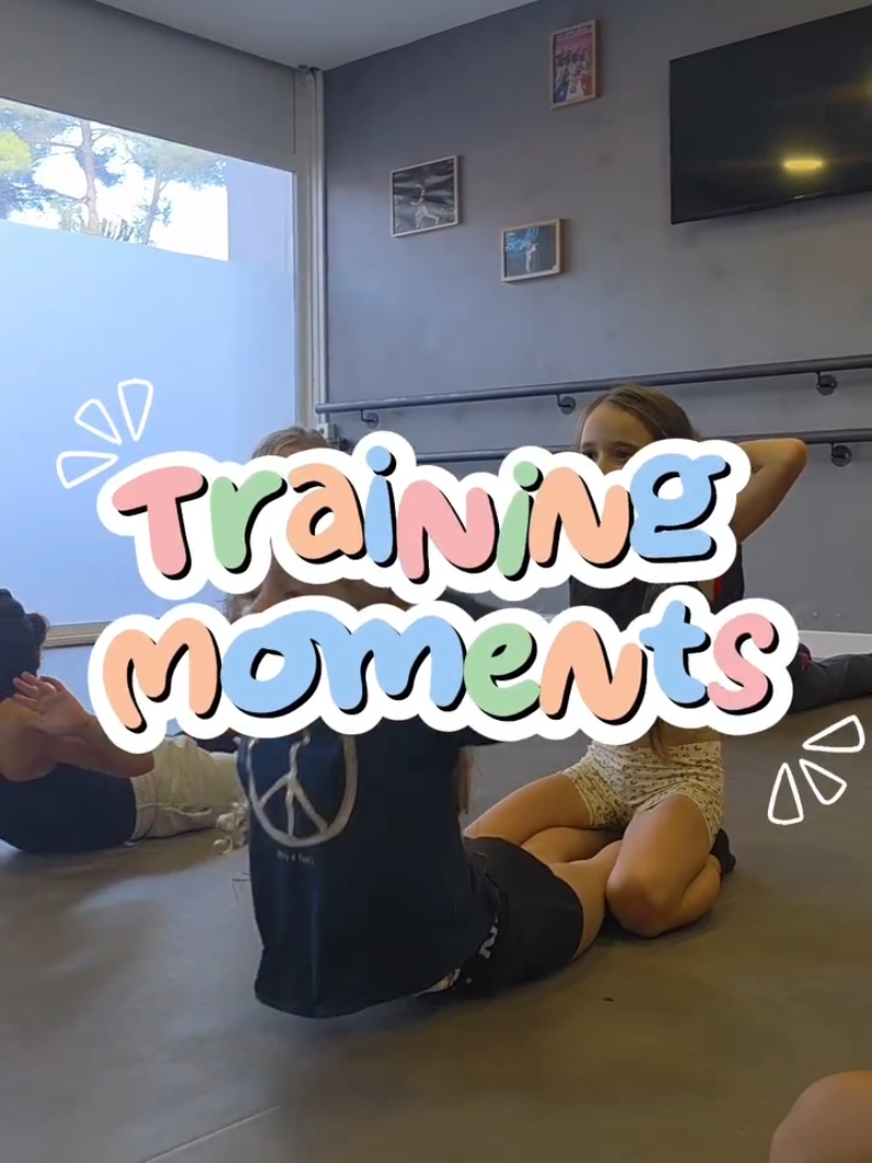 Des moments d’entraînement de ma princesse !Toujours motivée 🥰Chaque petit progrès compte et je suis tellement fière de la voir s’épanouir un peu plus à chaque séance 💕#momentsdentraînement #maprincesse #petitechampionne #fiertédemaman #petiteétoile 