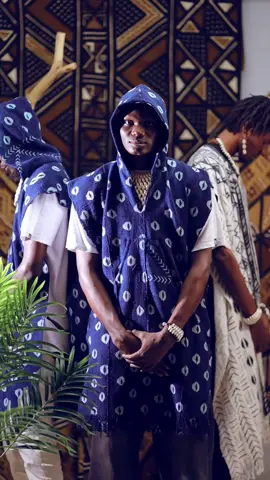 Les Tondjon vous êtes fatigués ?🤍🦉 IMAGE PAR: @Tchété Music Officiel @Tchété Studio 📸  TENUE ET ACCESSOIRES PAR: @Maria Shop🇲🇱  @blackandwhite.360agency  @Smoki Ben Officiel @R_ObliQ  @CATASTROPHE @Medy 