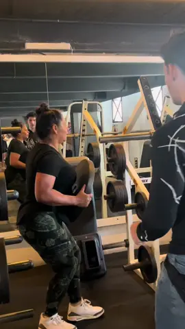 Mi única pareja es la chamba 😭🗣️ Audio: @CANOLEXX  Ig: el_chambeador35 #chambeador #gymhumor #toji #anime #funny 