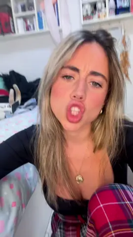 Algo nos perecemos @Patriilopezzz06 