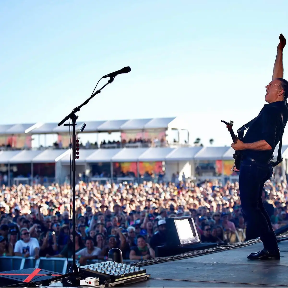 Decades on the road together, and the energy is still unreal. Bryan and I giving it everything we’ve got. #bryanadams#goviral #fyp