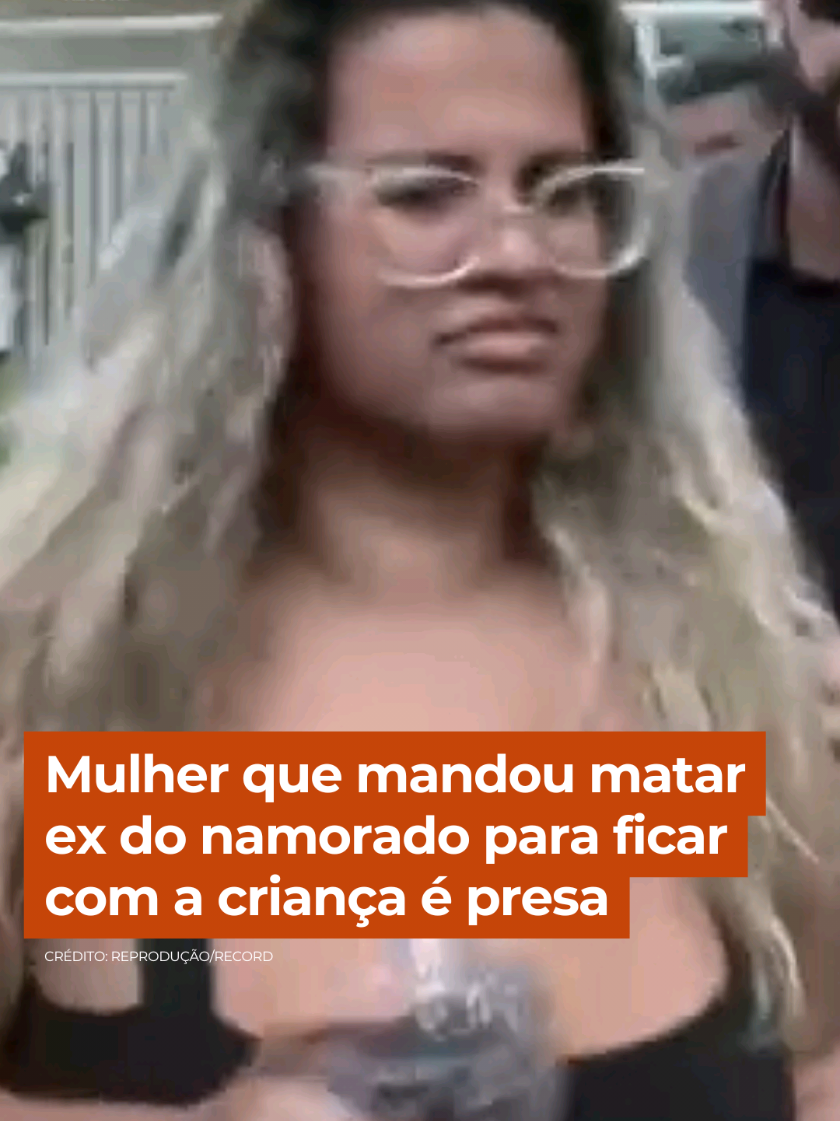 Laís foi assassinada com um tiro enquanto levava o filho pequeno para passear. As investigações apontam que o ataque foi encomendado por Gabrielle, atual namorada do ex-marido da vítima, que queria ficar com a guarda da filha dela. Gabrielle foi presa no Rio de Janeiro (RJ) após tentar fugir e até mudar o visual para despistar a polícia. Uma amiga que teria ajudado no plano também foi detida.  👉 Acompanhe os detalhes do caso do #CidadeAlerta em R7.com/cidadealerta