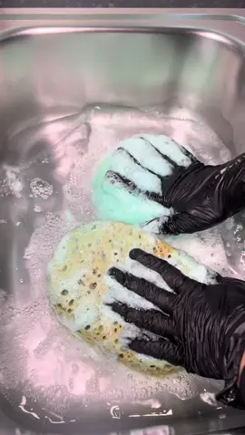 A sudsy rinse I forgot to post from @robyn🫧  Hope you enjoy ✨  #rinse #sudsy #CleanTok #asmr #spongesqueezing 