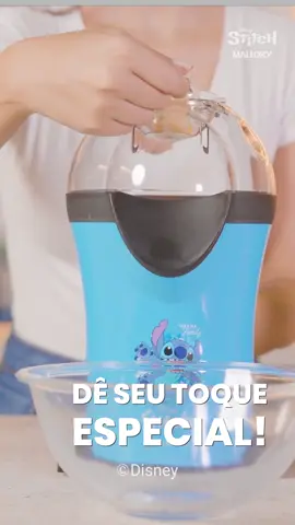 🩵 pipoqueira Stitch ☺️  Ah, e o Stitch tem uma dica bem legal: para deixar a sua pipoca ainda mais saborosa, utilize o copo medidor para derreter manteiga ou gotas de chocolate.✨  ☺️ gostou ? Link aqui 👇🏻👇🏻 🔗 https://s.shopee.com.br/LfUQ0HqHy #fy #pipoqueiraeletrica #pipoca #stitchkindness 