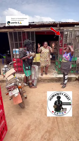 Replying to @Amamahkama Fofana Act of Kindness 🥺 She gave me her food ❤️ part 2 #HumanityFirst #socialexperiment #fyp #viral 