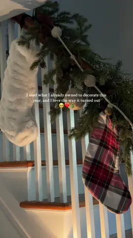 My Christmas theme every year is for it to look like someone's grandma's house 👵🏼❤️🎄 #christmas #decor #thriftfinds #homedecor #fypシ 