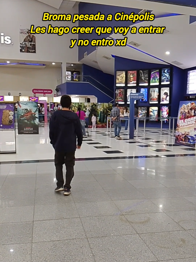 me pase de lanza xd #broma #risas #bromaspesadas #comedia #cinerollos 