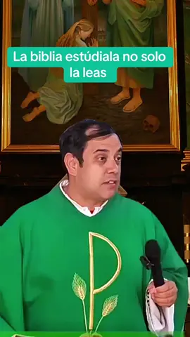 Estudia la biblia no solo la leas #padrearturocornejo #catholicism #prayforUSA #catholicfaithfamily #newyork 