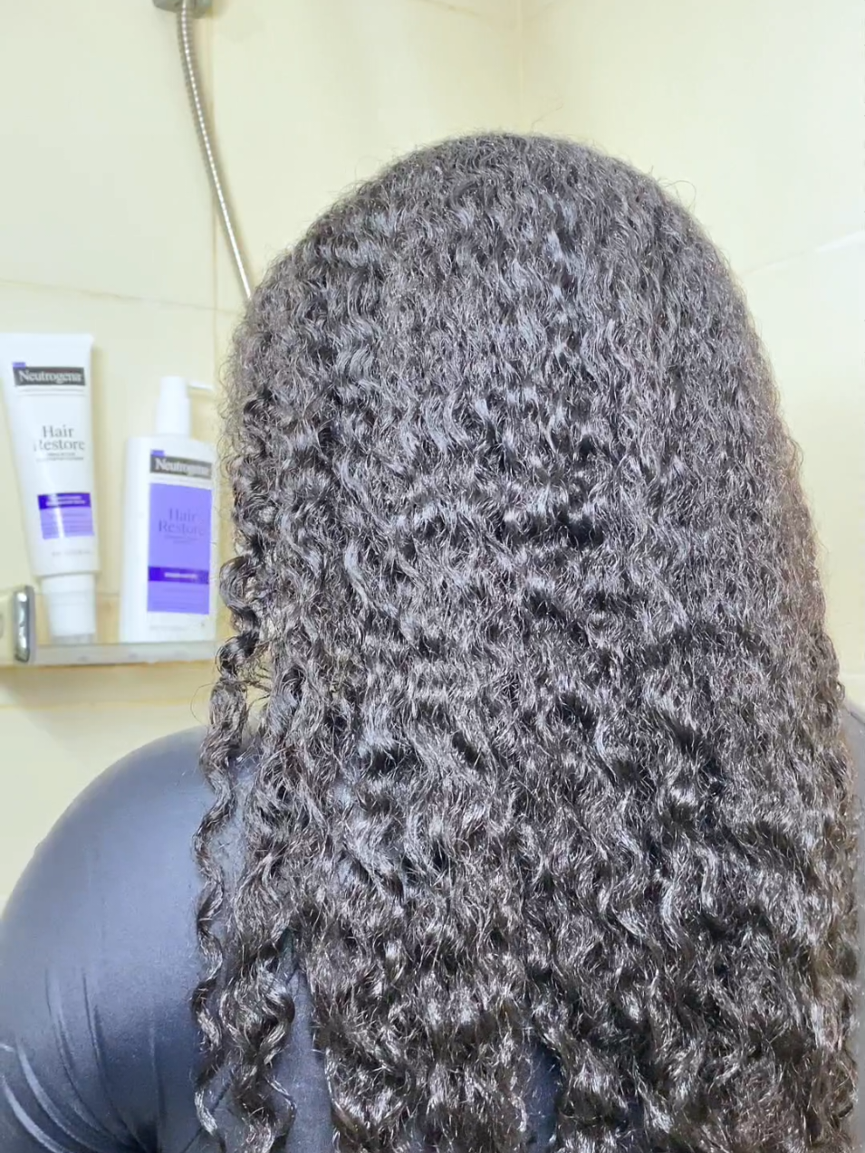 My hair is loving the NEW Neutrogena Hair Restore line 😍 Repair • Strength • Moisture,  all in one routine. You can find it only at Walmart! @Neutrogena @statusphere  #NeutrogenaGifted  #gifted 