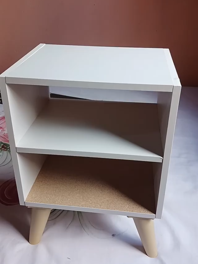 Mesa de Cabeceira Retro para Quarto Casal ou Solteiro Nicho Deco