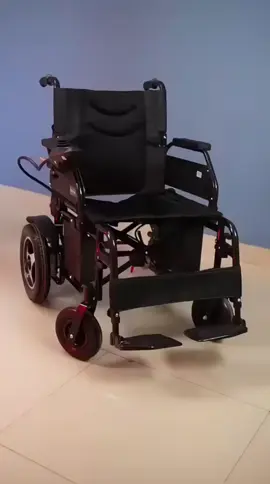 Cadeira de Rodas Motorizada.               Copie esse código e cole na shoppee 👇🏿  BHK-PQW-KVV #cadeirarodas #cadeiraderodas 
