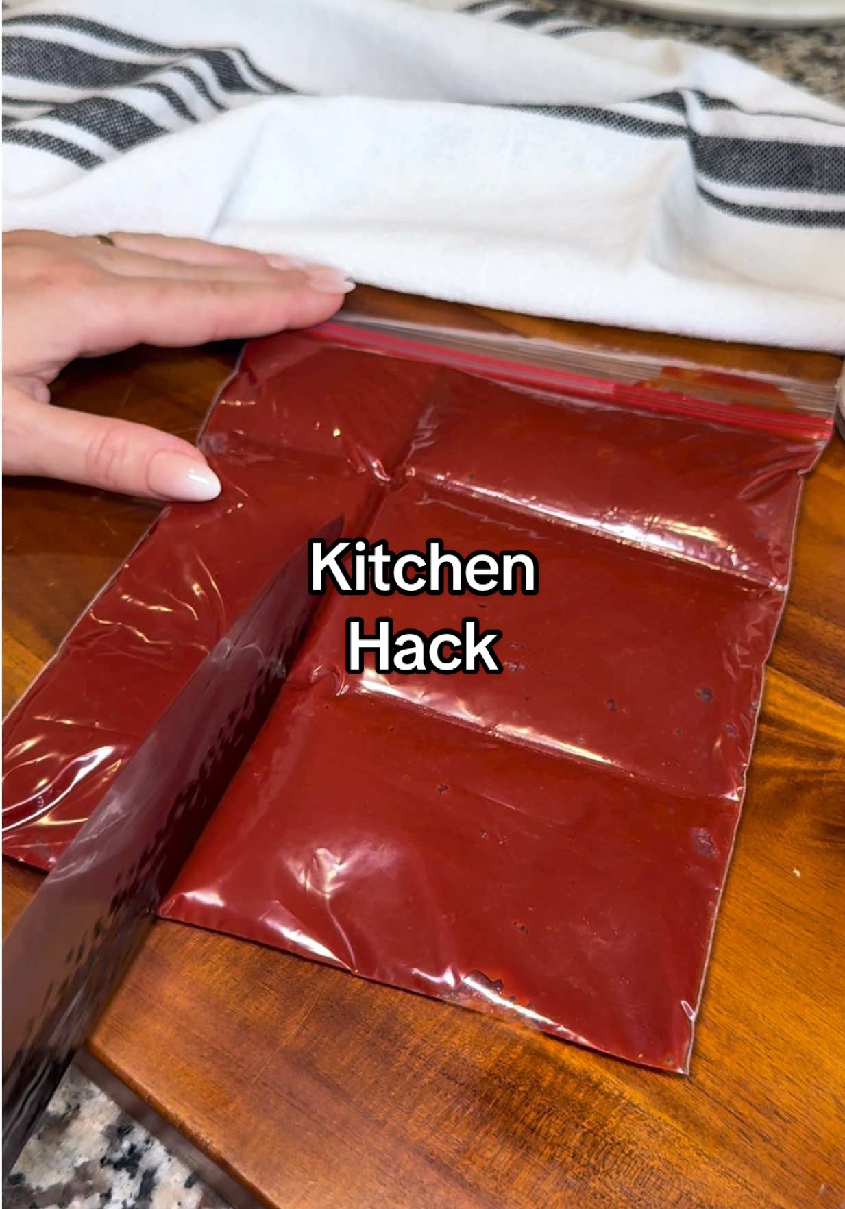Saving leftover tomato paste — simple storage idea for quick meals. #kitchenhack #tomatopaste #foodstorage #mealprepideas #simplehacks