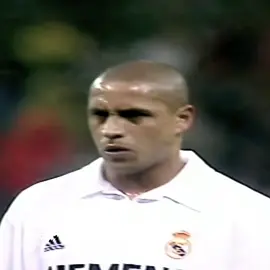R. Carlos freekick.                                                      Ib:@Real Madrid C.F. #uefachampionsleague #uefa #football #fy #viral 