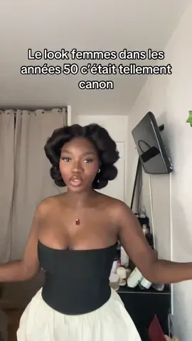 Le style des femmes dans les années 50 était juste canon ultra féminin, élégant, et en même temps elles dégageaient une force et un charisme fou. C’est totalement ma cam #pourtoi #outfit 