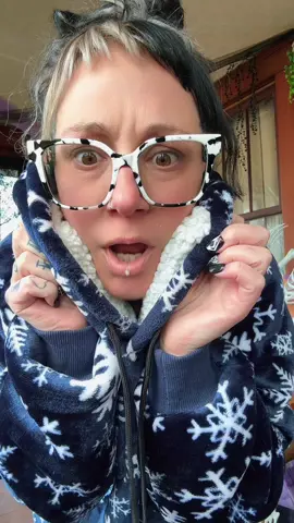 Time to pull out the winter blanket hoodie thingy 🥶 