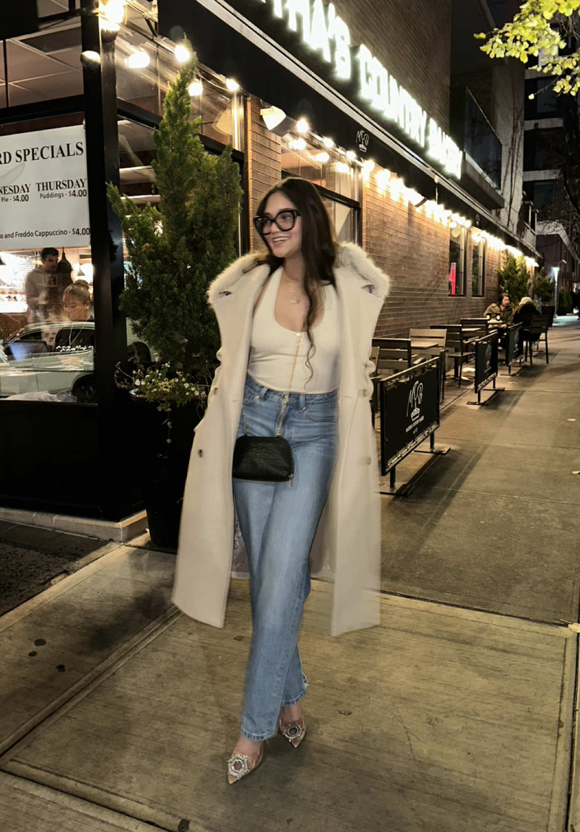 Windy nights, cute outfit ✨