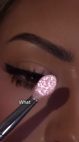 The most beautiful purple/Lilac sparkly Eyeshadow - perfect for Christmas & New Years Eve 💜🌙🌌✨️💟 #glitter #glittereyeshadow #purpleeyeshadow #eyeshadow #sparkly 