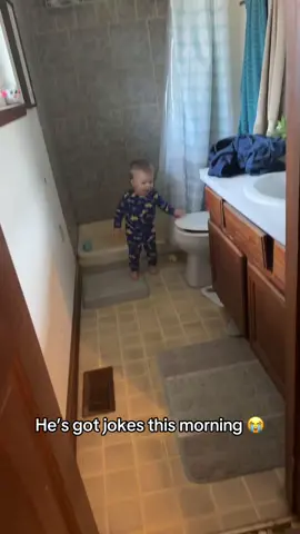 Into the toilet 😭@itgirl (Via:@shaylee renee)