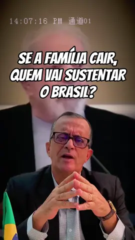A família constitui a estrutura primordial sobre a qual se sustenta qualquer sociedade. É no ambiente familiar que se formam os primeiros vínculos afetivos, se consolidam valores éticos e se desenvolvem as bases da convivência social. A solidez dessa instituição não representa apenas uma escolha cultural, mas um elemento indispensável para o equilíbrio comunitário e para o desenvolvimento integral do indivíduo. Nas últimas décadas, sob o domínio governamental da esquerda em nosso país, observa-se um ambiente social marcado por tensões ideológicas que, direta ou indiretamente, colocam em questão a relevância da família enquanto núcleo formador. Seja por discursos que relativizam tradições, seja por interpretações que desconsideram o papel da fé e dos costumes na construção da identidade coletiva, percebe-se um movimento de contestação que ultrapassa o campo teórico e alcança práticas institucionais, educacionais e comunicacionais. É nesse contexto que se torna imprescindível reafirmar a importância da família como espaço de transmissão de valores, de proteção emocional e de estruturação moral. A preservação das tradições, o respeito a crença religiosa e o fortalecimento do sentimento de pertencimento são dimensões que contribuem significativamente para a formação de cidadãos responsáveis e conscientes de seu papel social. A discussão sobre o valor da família não deve ser relegada ao silêncio. Ao contrário, precisa ser conduzida com seriedade em universidades, escolas, meios de comunicação e ambientes de debate público. Defender a família não é rejeitar a modernidade; é reconhecer que nenhuma sociedade prospera quando despreza os fundamentos que historicamente lhe deram estabilidade, coesão e sentido comunitário. Assim, posicionar-se em favor da família é defender uma instituição que promove dignidade, continuidade cultural e responsabilidade entre gerações. É reafirmar que os laços familiares representam um pilar essencial para a construção de uma nação equilibrada, justa e moralmente sólida.