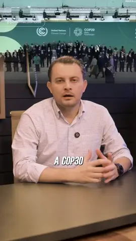 A COP30 está acabando e o que não acaba é a hipocrisia do desgoverno Lula. O evento bilionário feito em uma das cidades mais pobres do país destruiu até mesmo área de preservação, tudo para criar um cenário para a farsa ambientalista da esquerda. E o pior: Lula disse que não ficaria em hotel… e, como bom hipócrita, ficou mesmo foi em um iate de luxo, pago com dinheiro público. Recusou até navio da Marinha porque não tinha o conforto que ele e Janja exigem. Detalhe: o iate queima 3.600 litros de diesel por dia, na COP do meio ambiente. Ainda teve dois cruzeiros de luxo para ONGs e convidados: R$ 263 milhões. A COP30 foi isso: hipocrisia, dinheiro torrado com muito luxo para Lula e seus amigos, às custas do povo brasileiro e da destruição do meio ambiente que eles juram defender.
