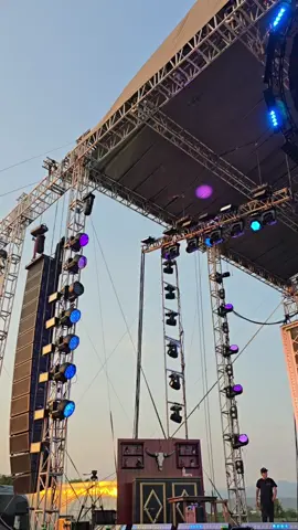 Eden Muñoz Espectáculo Produccion Corporativo Sanchez Escenario 4 Trailer  Las Empresas Más Grandes Espectáculos