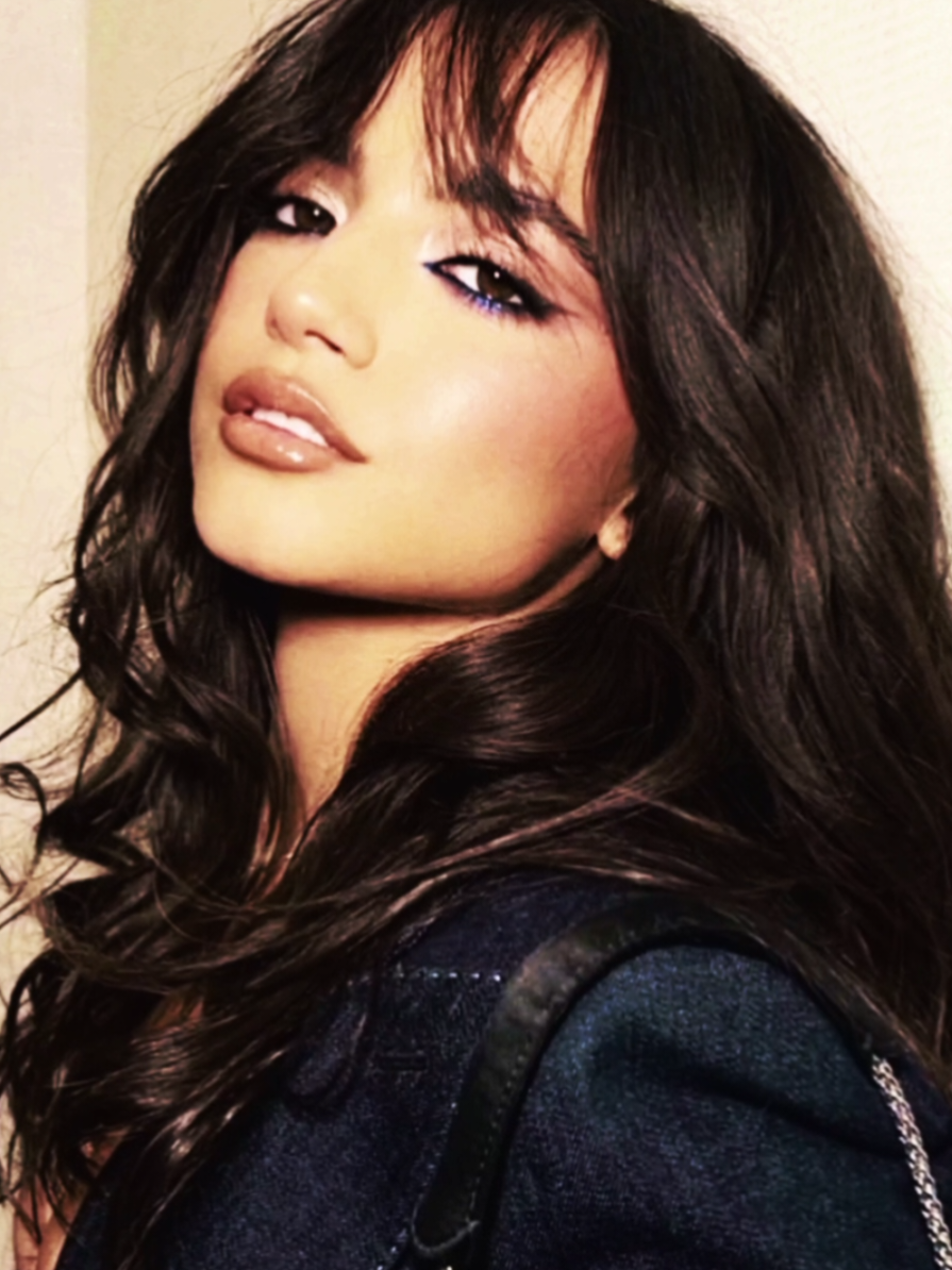 #TEARS : the most bisexual trend this app ever has i absolutely love it #sabrinacarpenter #davidcorenswet #michaelbjordan #meganfox 