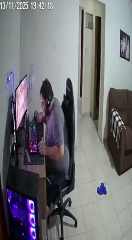 Desligou o roteador pra ele ir lavar a louça kkkk #gamer #humor #ia 