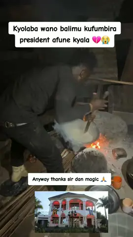 Dan magic cooking food for president kyagulanyi in pakwaki #Bobiwine #ugandatiktok #foryoupage 
