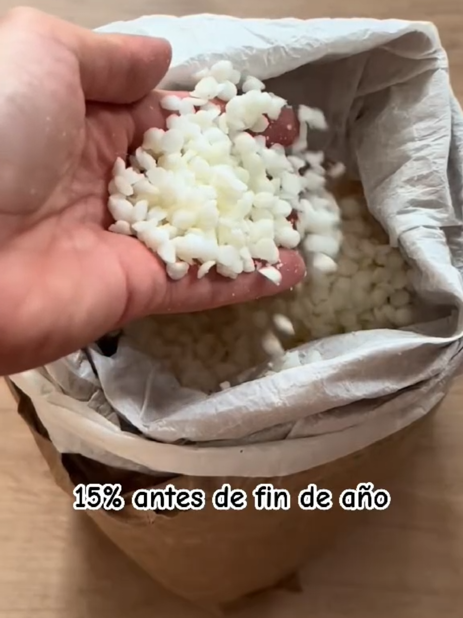 ¡ALERTA! 🚨 La cera de soya sube 15% mas... ¡compra ya! Aprende a maximizar tus ganancias antes que suba el costo 💸, comentá GANAR 👇 y envíanos un mensaje privado para la TÉCNICA 👩‍💻✉️.  #velasartesanales  #velasaromaticas  #hechoconamor #velasdecorativas  #velas