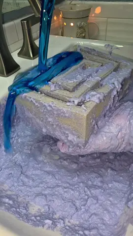 Hope you all have an amazing week! Take care of you💙💙 #foryou #fyp #asmr #spongesqueezingasmr #spongesqueezing 